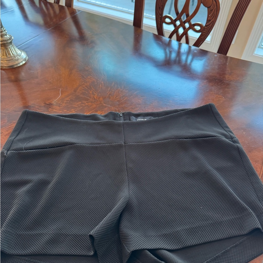 BOGO Torrid Plus Size 24 Black Dressy Textured Shorts LIKE NEW!!